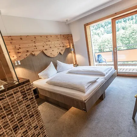 Dips&drops – The First Bike And Hub 4* Flachau