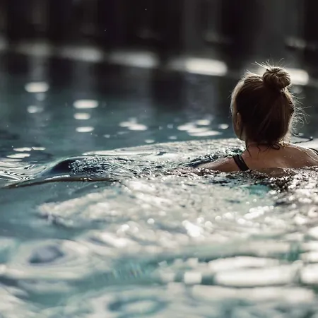 Dips&drops - The First Bike And Hub Hotel