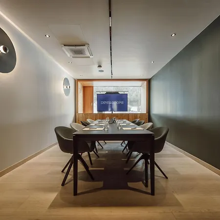 Hotel Dips&drops – The First Bike And Hub 4*