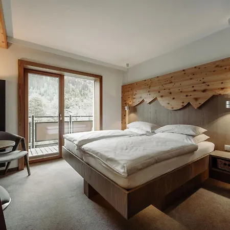 Dips&drops - The First Bike And Hub Hotel 4*