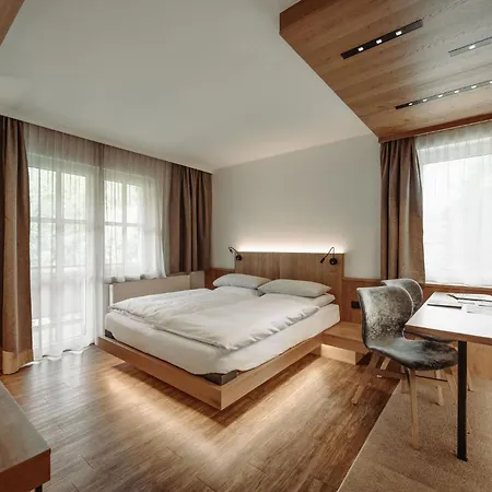 Dips&drops - The First Bike And Hub Hotel