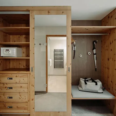Dips&drops - The First Bike And Hub Hotel