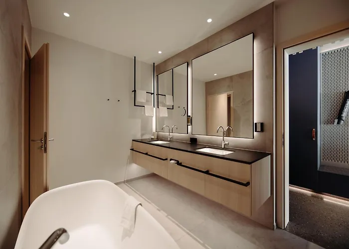 Dips&drops - The First Bike And Hub Hotell 4*